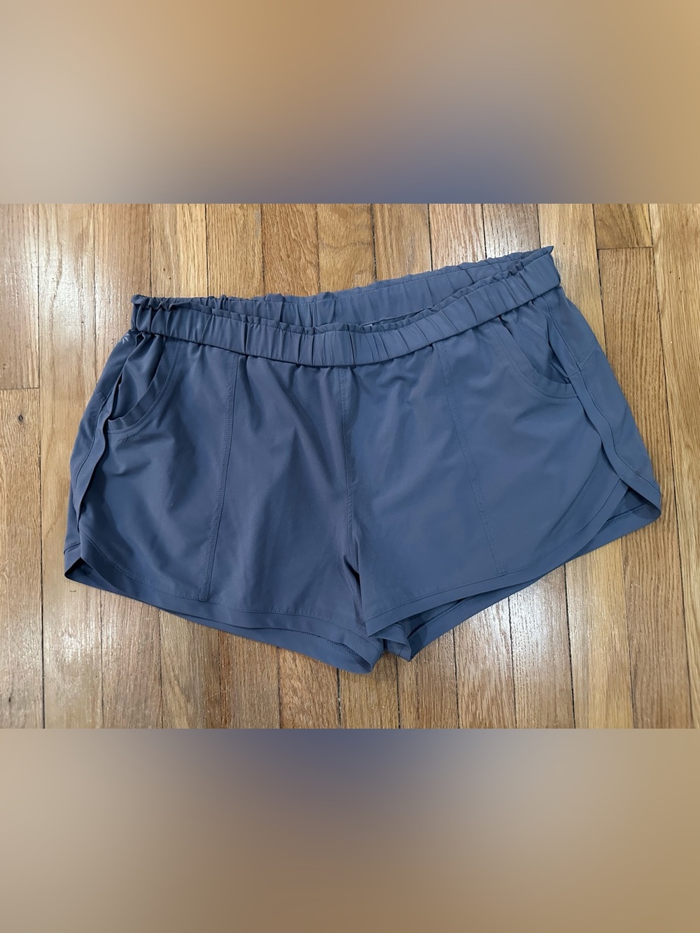 Athleta Shorts Large Gray with pockets Athletic Gym Workout 3" inseam